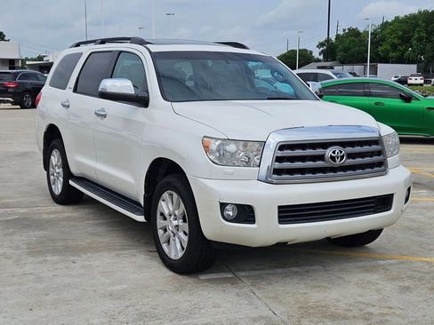 Used 2013 Toyota Sequoia Platinum RWD image 3
