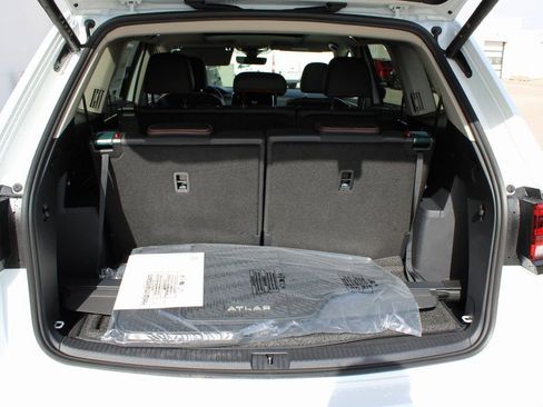 Used 2025 Volkswagen Atlas Peak Edition SE image 22