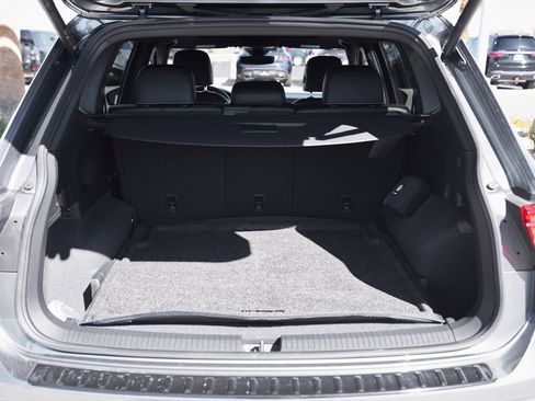 Used 2024 Volkswagen Tiguan SE R-Line image 24