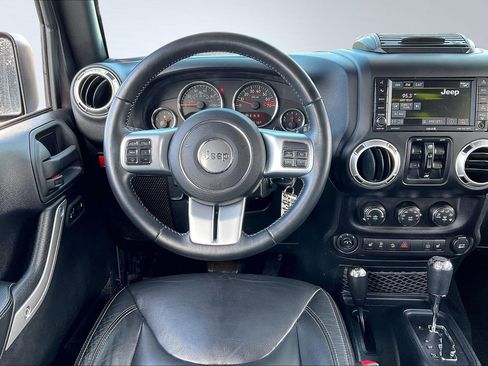 Used 2016 Jeep Wrangler Unlimited Rubicon image 5
