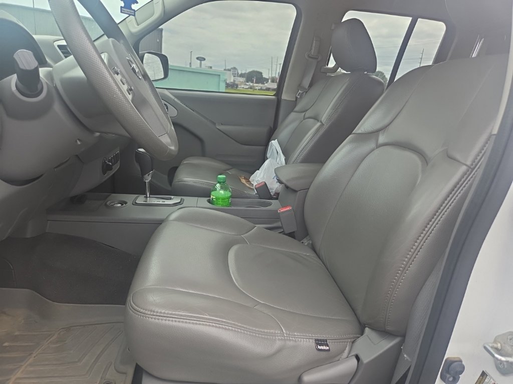 Used 2021 Nissan Frontier SV w/ Midnight Edition Floor Mats AWD/4WD image 34