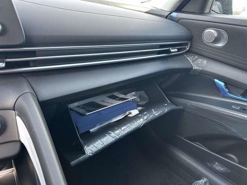 New 2026 Hyundai Elantra SE image 17