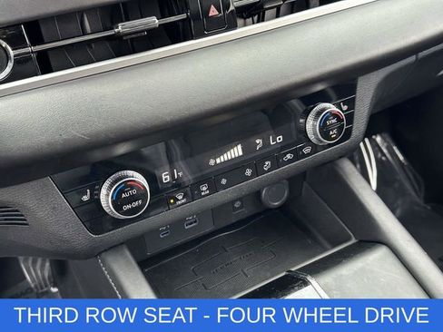 Used 2024 Mitsubishi Outlander SE Black Edition AWD/4WD image 5