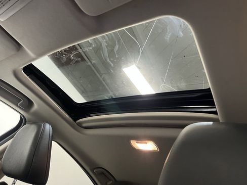 Used 2022 Honda HR-V EX-L image 10