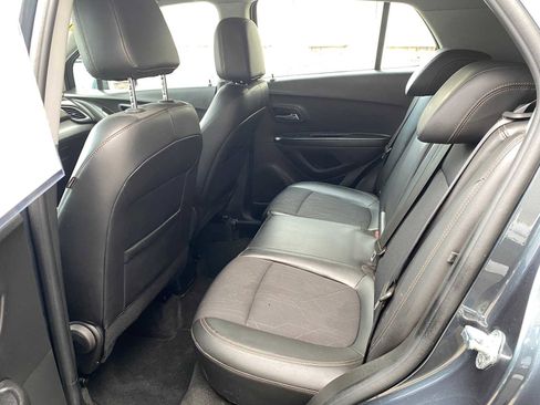 Used 2021 Chevrolet Trax LT w/ Driver Confidence Package image 11