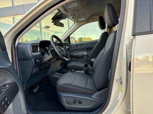 New 2025 Ford Maverick XLT w/ XLT Luxury Package image 4