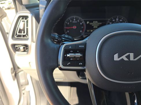 Used 2022 Kia Sorento EX w/ Panoramic Sunroof Package FWD image 33