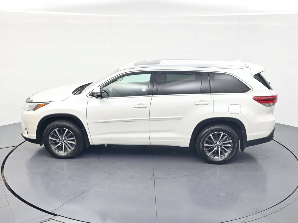 Used 2017 Toyota Highlander XLE AWD/4WD image 43