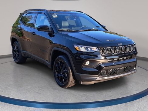 New 2026 Jeep Compass Latitude AWD/4WD image 3