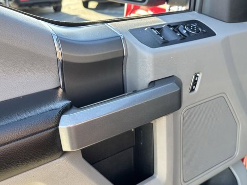 Used 2018 Ford F150 XLT w/ Equipment Group 302A Luxury image 15