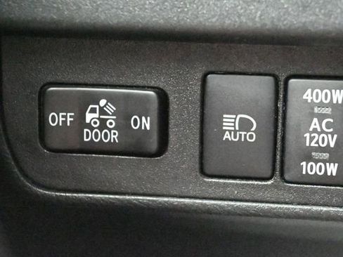 Used 2021 Toyota Tacoma Limited RWD image 25