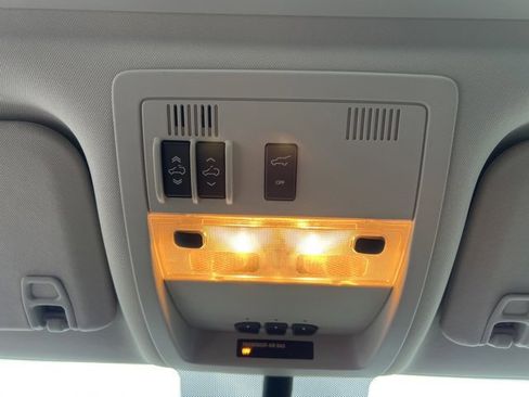 Used 2010 Chevrolet Tahoe LTZ image 36