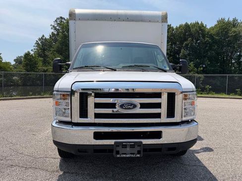 Used 2018 Ford E-350 and Econoline 350 Super Duty w/ Power Windows & Locks Group RWD image 2