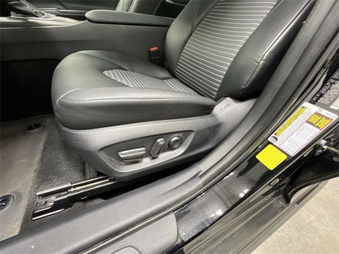 Certified 2022 Toyota Camry SE w/ Convenience Package image 12