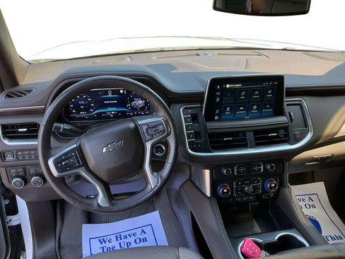 Used 2022 Chevrolet Suburban Z71 w/ Z71 Off-Road Package AWD/4WD image 10