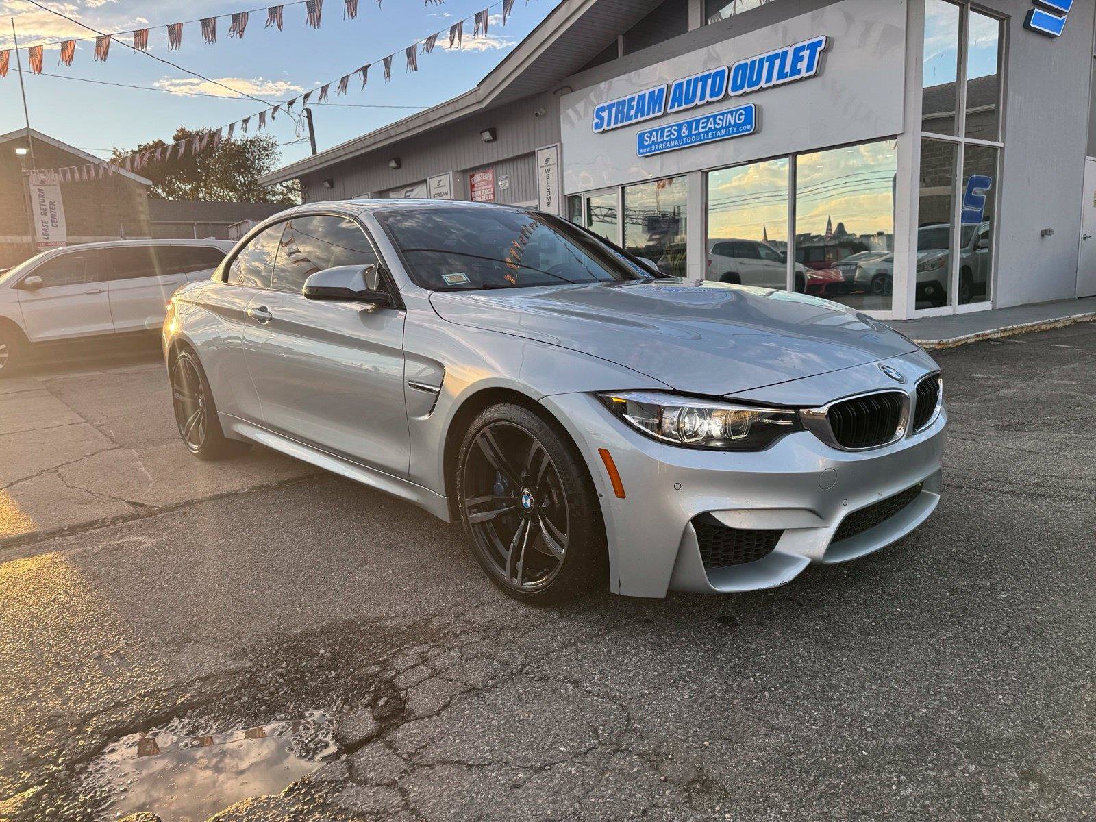 Used 2018 BMW M4 Convertible RWD image 8