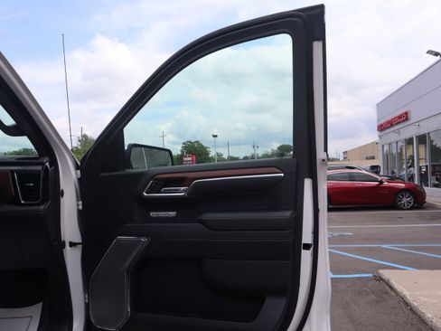 Used 2023 GMC Sierra 1500 Denali AWD/4WD image 24