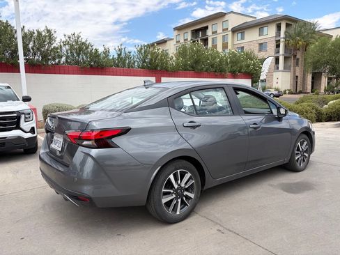Used 2025 Nissan Versa SV FWD image 3