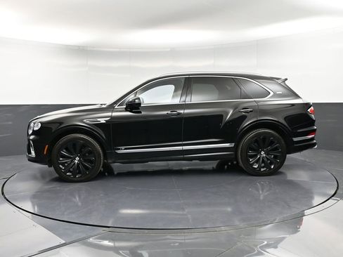 Certified 2022 Bentley Bentayga image 2