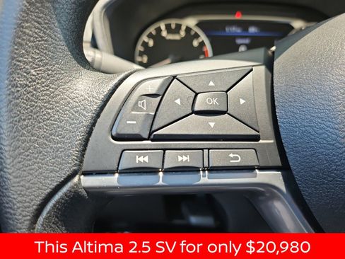 Used 2025 Nissan Altima 2.5 SV FWD image 30