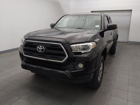 Used 2017 Toyota Tacoma SR5 w/ Tow Package RWD image 15