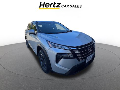 Used 2025 Nissan Rogue SV image 1