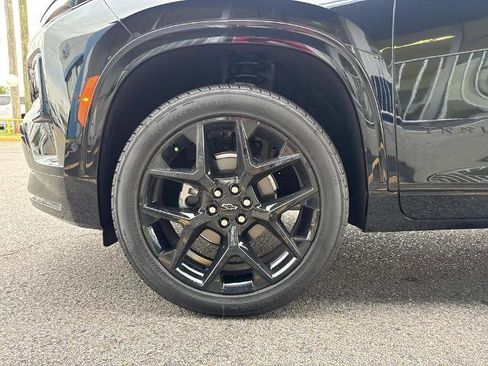 New 2026 Chevrolet Traverse RS w/ LPO, Floor Liner Package FWD image 4