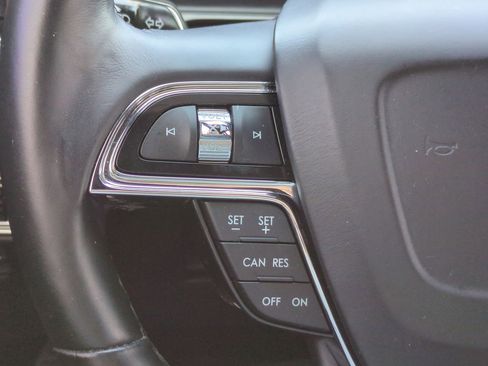 Certified 2023 Lincoln Nautilus Reserve w/ Monochromatic Package image 26