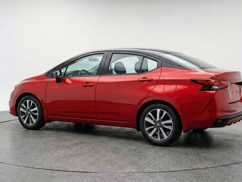 Used 2025 Nissan Versa SV image 6