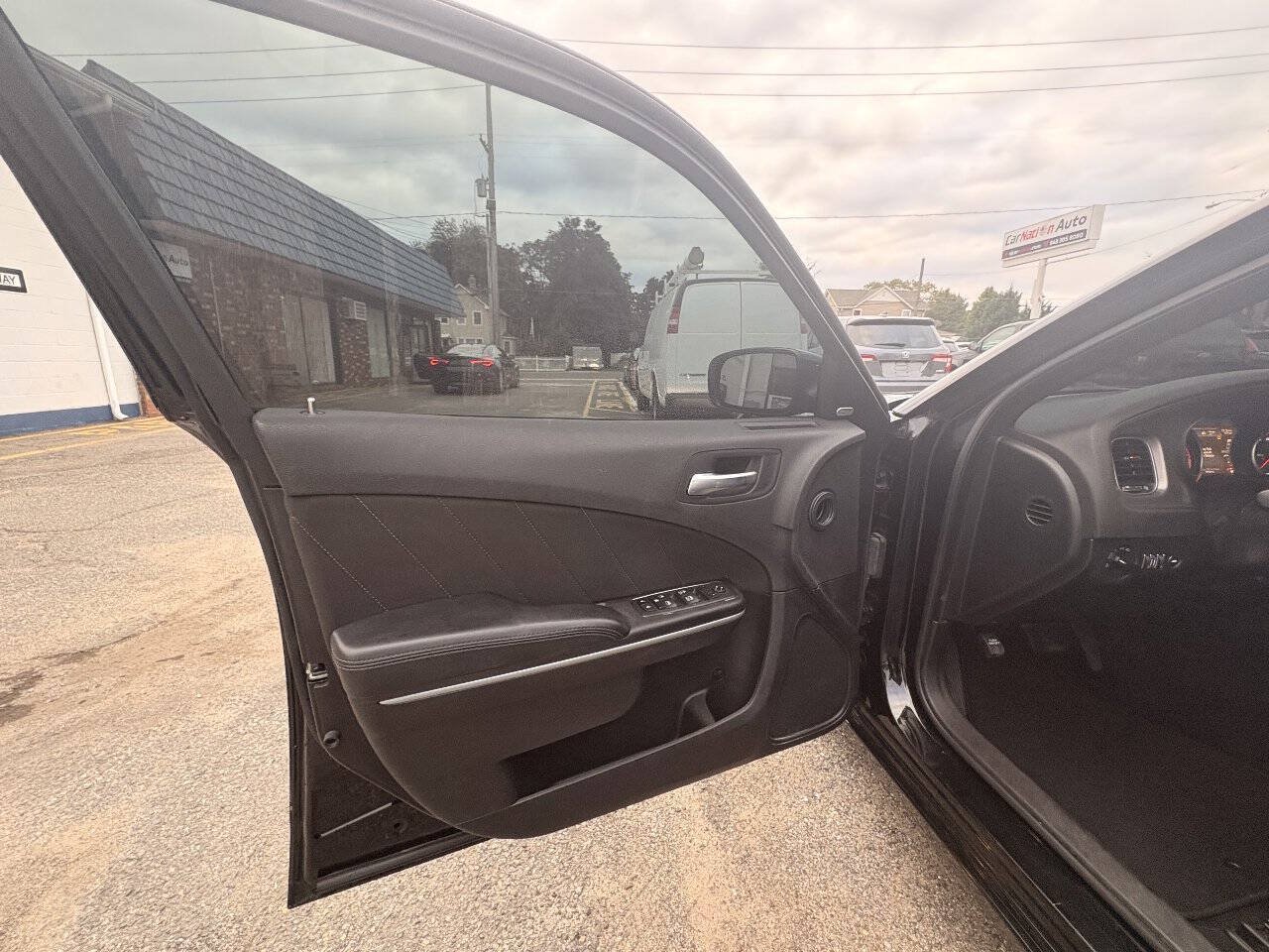 Used 2023 Dodge Charger SXT RWD image 12