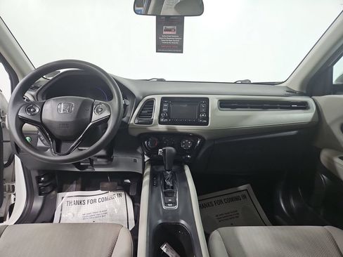 Used 2017 Honda HR-V LX image 17