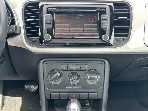 Used 2012 Volkswagen Beetle 2.5 FWD image 17