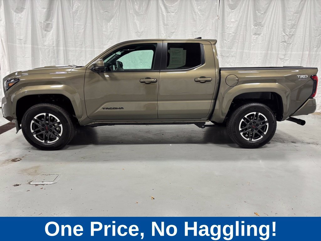 Used 2026 Toyota Tacoma TRD Sport AWD/4WD image 4