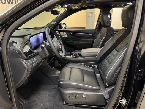 Used 2025 Buick Enclave Avenir w/ Super Cruise Package image 8