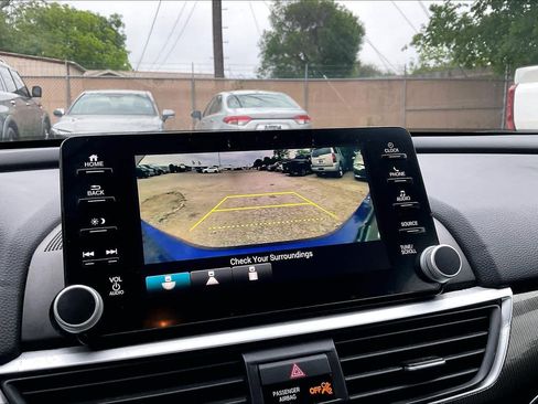 Used 2018 Honda Accord Sport image 26