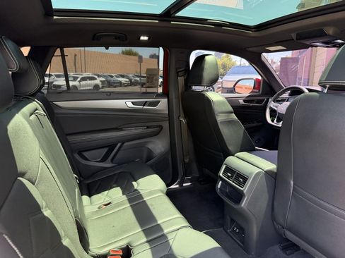 Used 2024 Volkswagen Atlas Cross Sport SE w/ Panoramic Sunroof Package FWD image 42