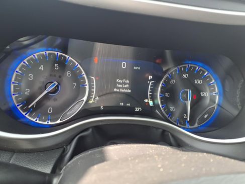 New 2026 Chrysler Pacifica Select image 11