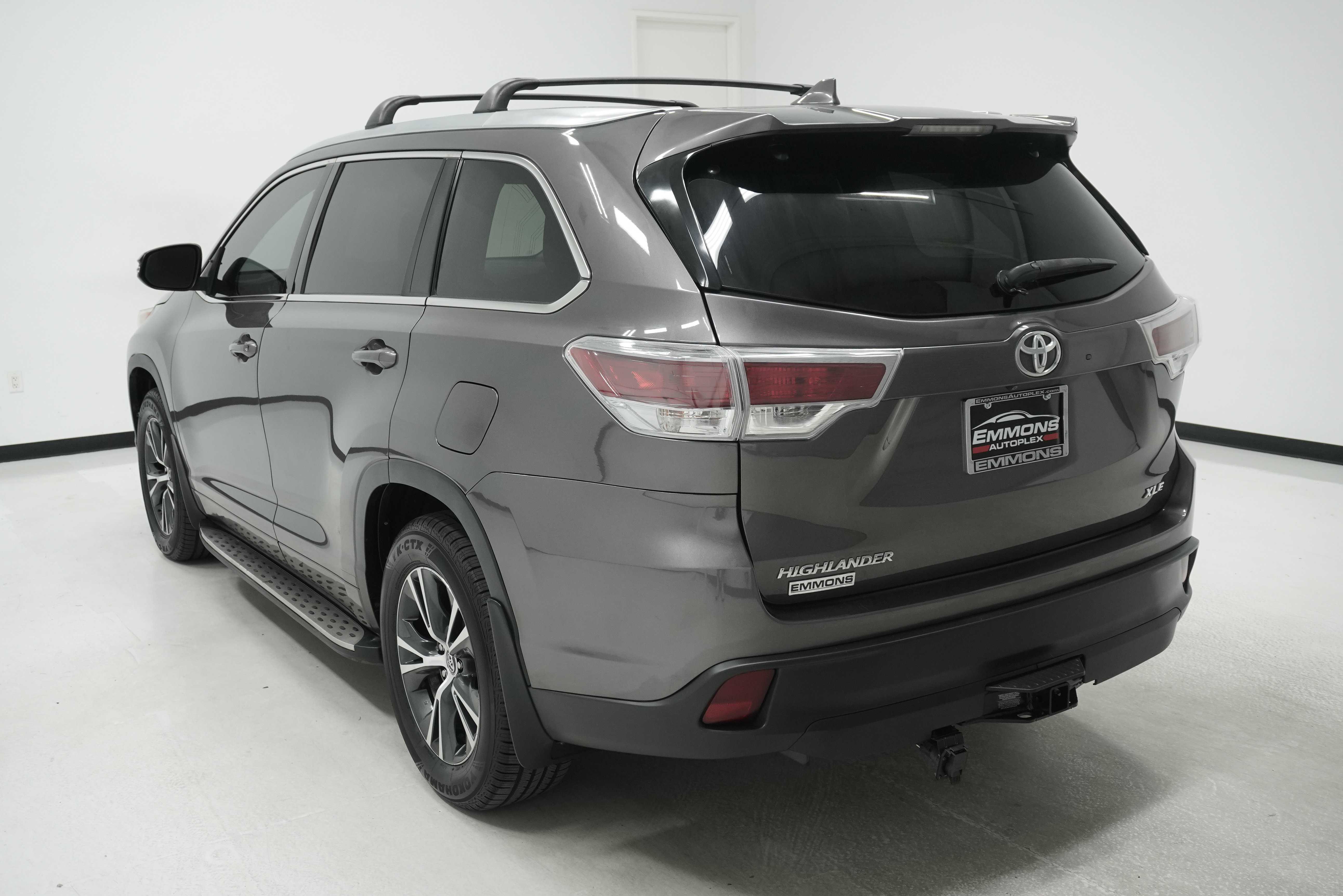 Used 2016 Toyota Highlander XLE FWD image 6