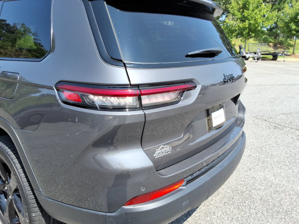 Used 2025 Jeep Grand Cherokee L Altitude RWD image 13
