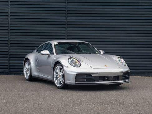 Used 2026 Porsche 911 Carrera RWD image 10