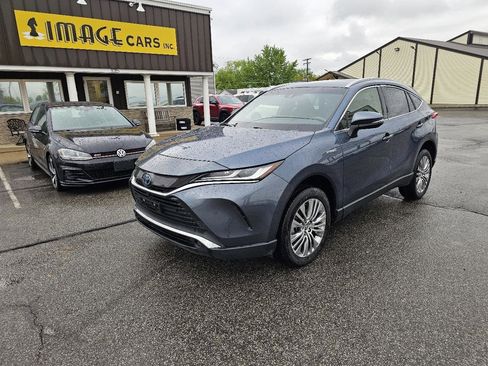 Used 2021 Toyota Venza Limited AWD/4WD image 2