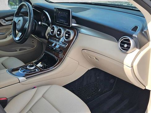 Used 2019 Mercedes-Benz GLC 300 image 21