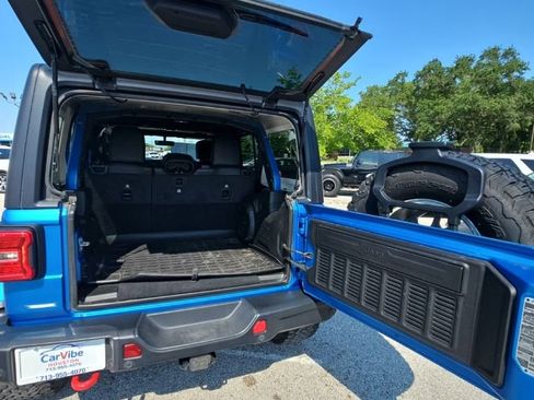 Used 2021 Jeep Wrangler Unlimited Rubicon w/ Xtreme Recon 35" Tire Package AWD/4WD image 24