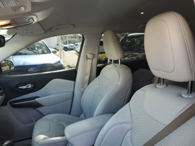 Used 2019 Jeep Cherokee Limited FWD image 21