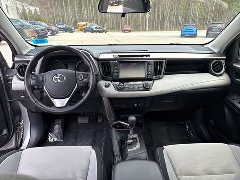 Used 2018 Toyota RAV4 XLE AWD/4WD image 25