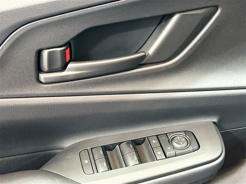 New 2026 Toyota Prius SE image 15