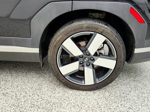 Used 2024 Hyundai Santa Fe Limited FWD image 9