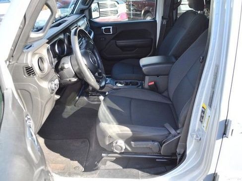 Used 2022 Jeep Wrangler Unlimited Sport image 17