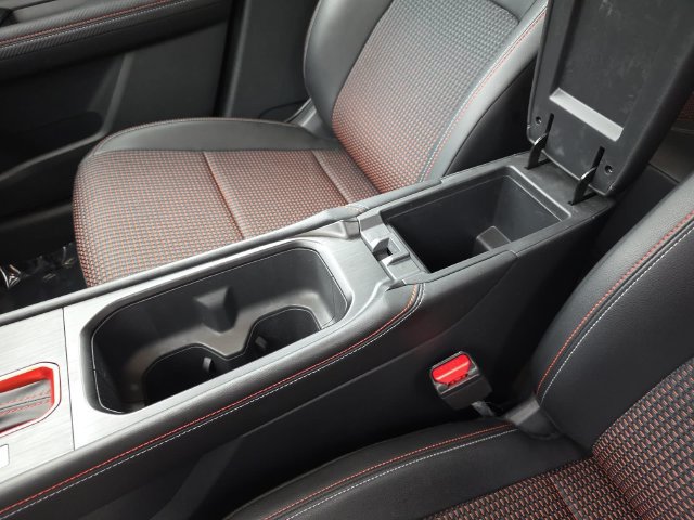 Used 2025 Nissan Kicks SR FWD image 29