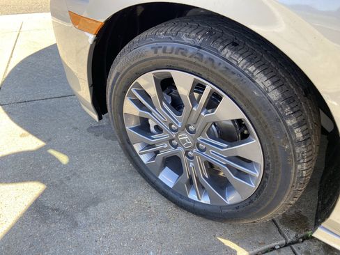 New 2026 Honda Odyssey Touring image 13